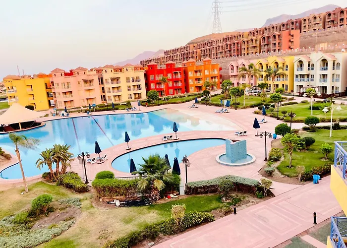 Porto El Sokhna Water Front For Familis Alpesi faház *